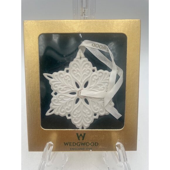 Wedgwood 2003 White Snowflake Ornament Box Porcelain England Delicate Design Dec - Picture 5 of 6